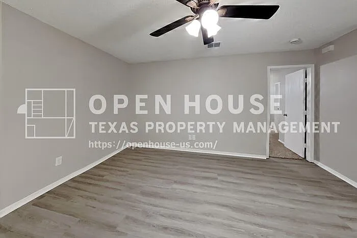 4940 Waterford Dr — Photo 4