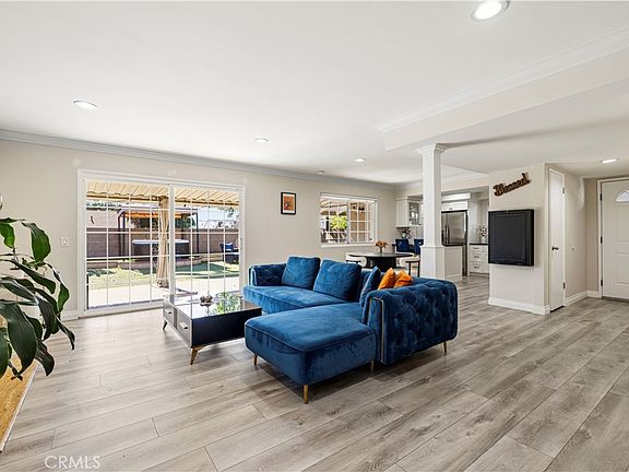 3rd image of 8673 Herrick Ave