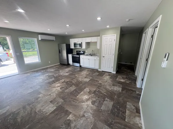60 NW 9th St #5, Linton, IN 47441