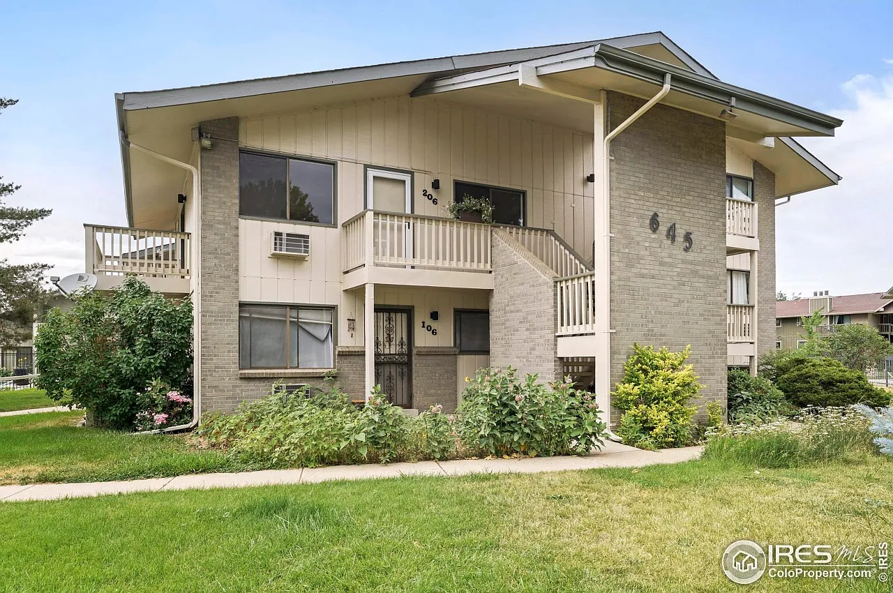 645 Manhattan Place — Photo 1