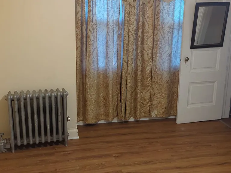 1067 Gipson St #3 — Photo 3