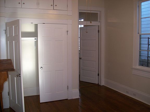 5th image of 1030 Burdette St