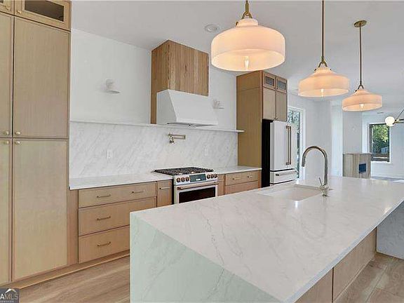 2nd image of 644 Glendale Rd