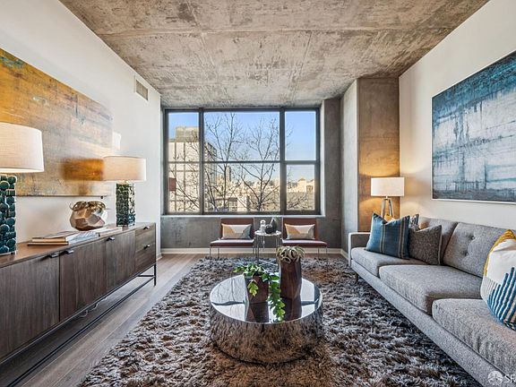4th image of 311 2nd St APT 403