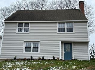 6 S Edgewood Rd, Niantic, CT 06357