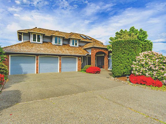 Beautiful Vuemont home built by Lochwood-Lozier