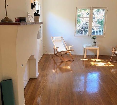 3rd image of 420 N Sycamore Ave APT 5