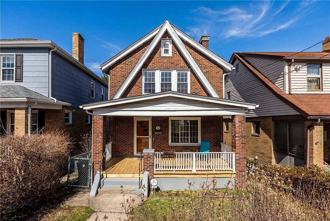240 Ridgewood Ave photo 1