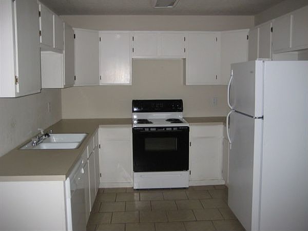 2nd image of 608 NW 14th St APT A