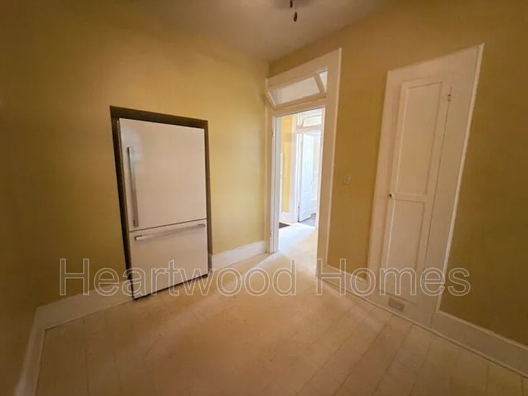 1408 Victoria St — Photo 22