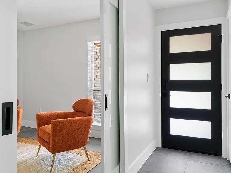 2102 Falcon Hill Dr — Photo 3