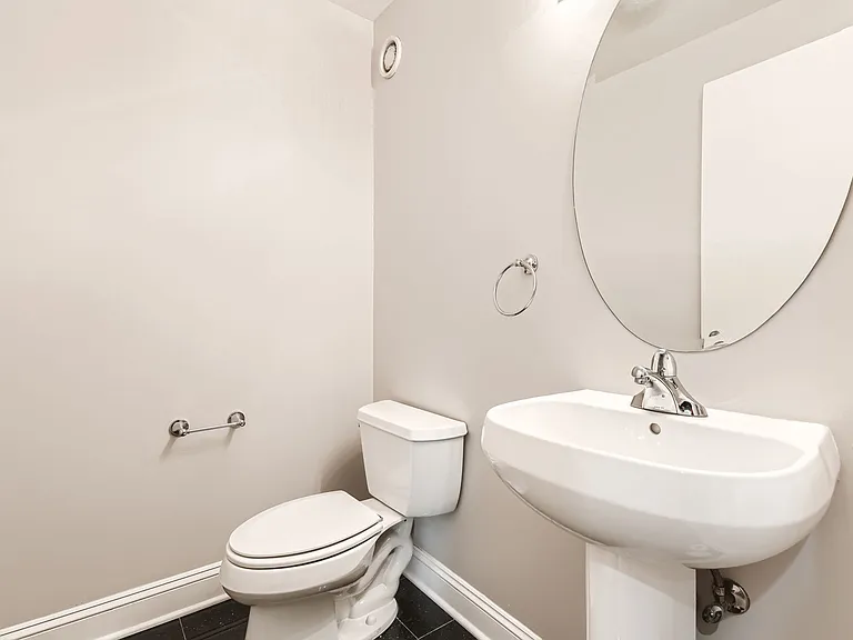 330 W Grand Ave #1202 — Photo 11