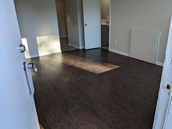 5th image of 2504 Washington St