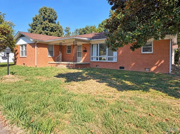 106 W Grant St, Dexter, MO 63841