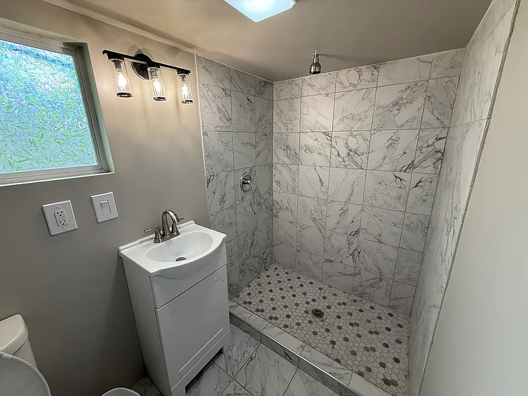 208 W Nippersink Rd — Photo 22