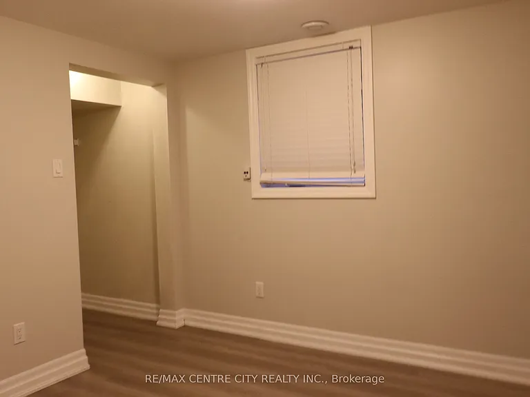 83 Britannia Ave — Photo 15