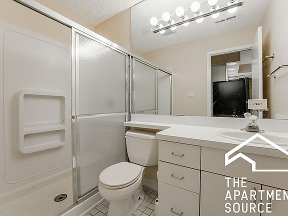 3rd image of 715 W Diversey Pkwy #1mhyhg27v