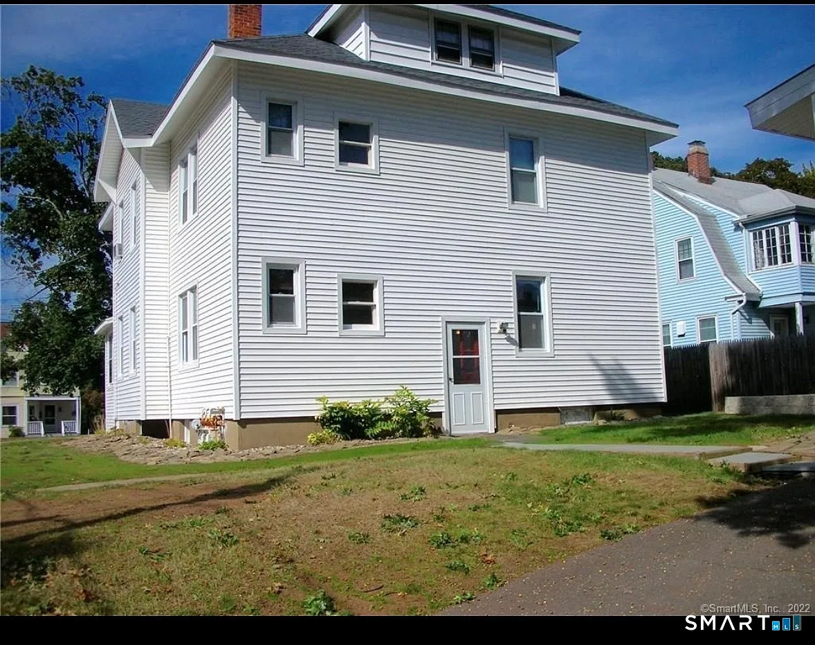 2 bed, 1.0 bath, 1100 sqft, $2,000 — Photo 3