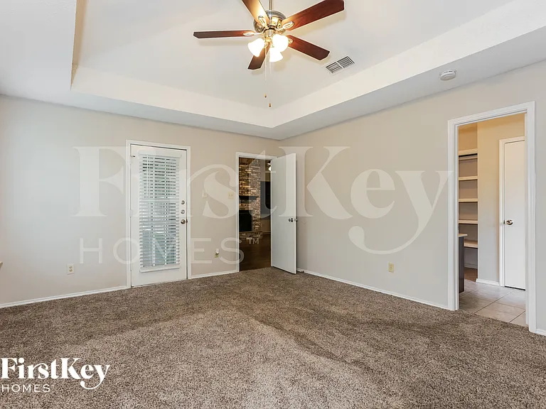 714 Windridge Ln — Photo 10