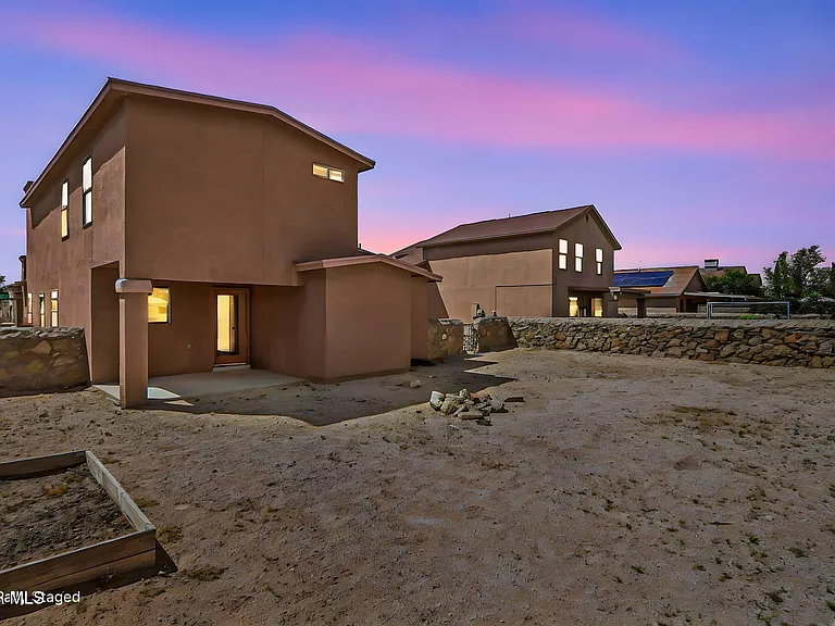 2300 Glitter Point — Photo 40