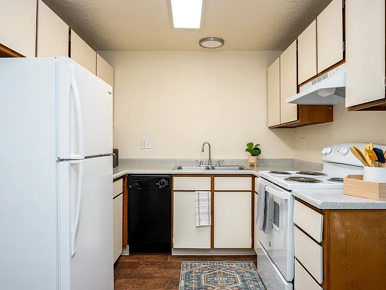 Broadway Center | Kitchen