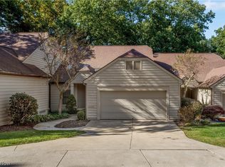 7 Starboard Cir, Akron, OH 44319