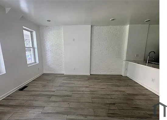 2531 N Dover St — Photo 5