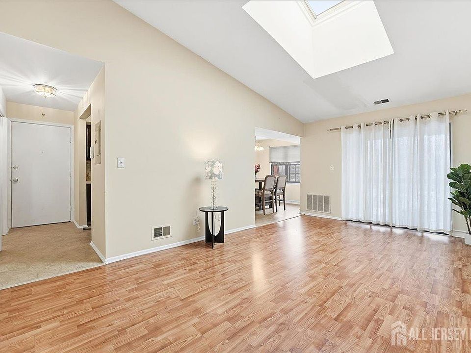 1st image of 297 Alpine Way #C