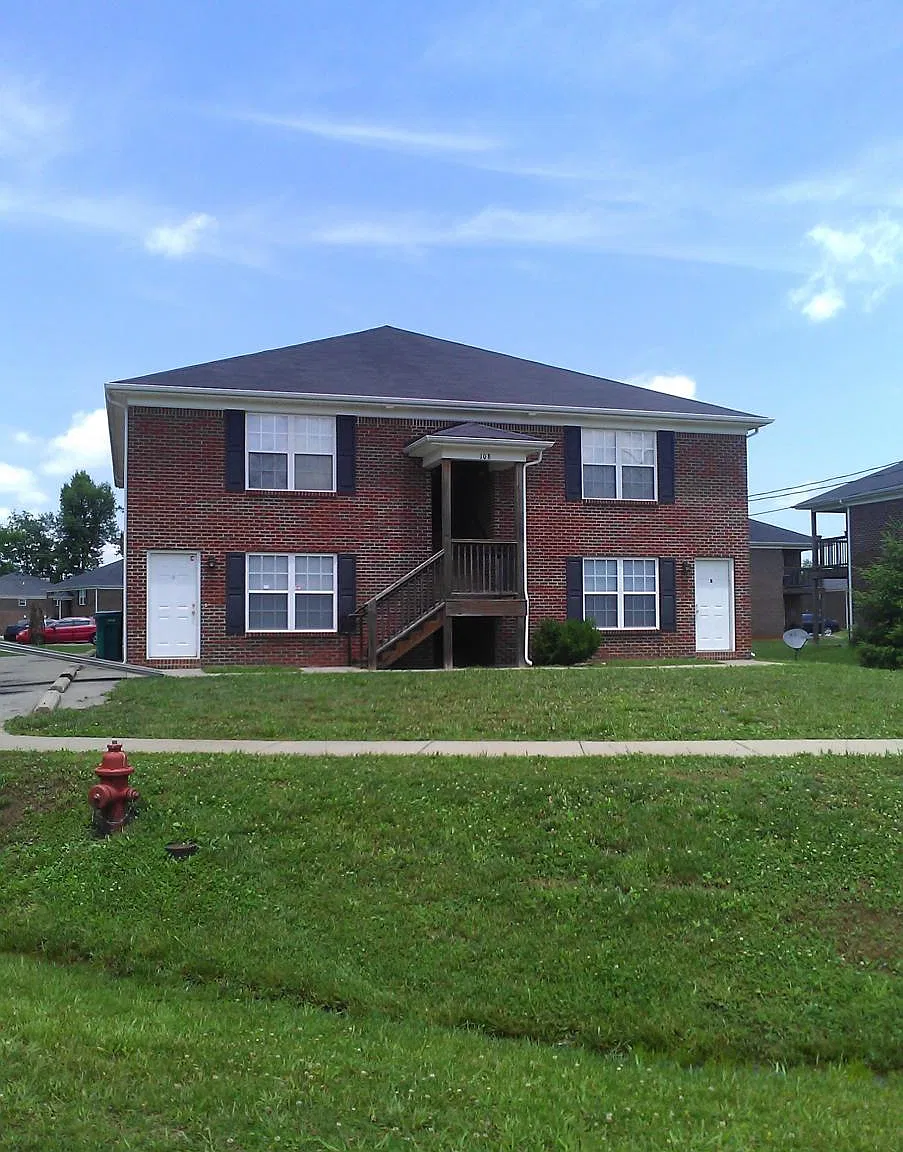 2 bed, 900 sqft, $995 — Photo 1