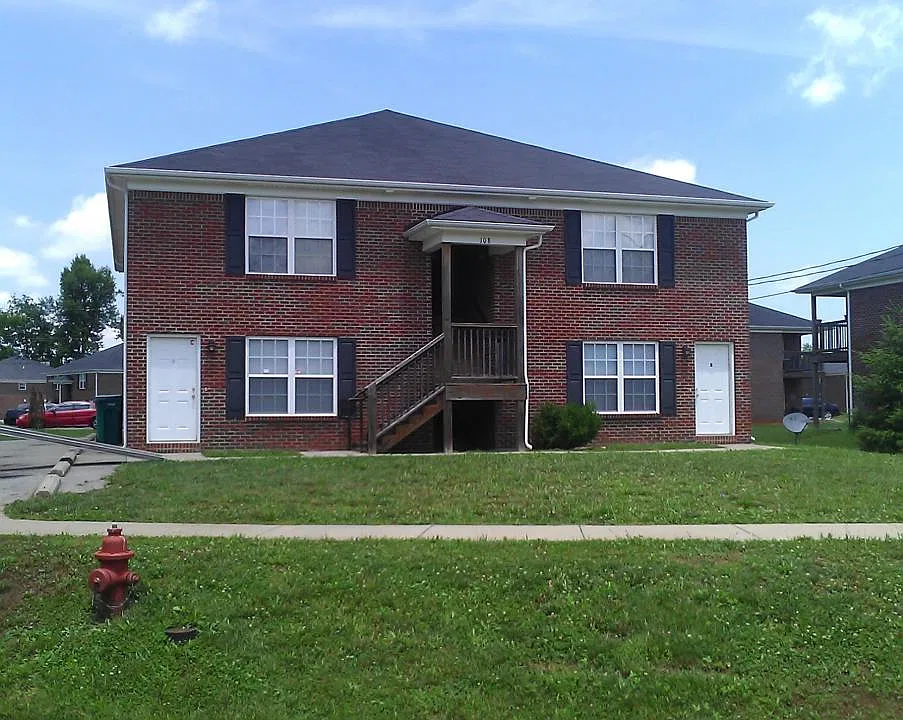 100 Kenilworth Ct #C