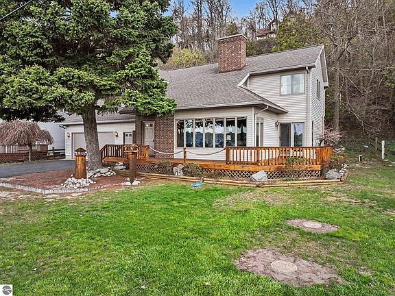 4th image of 4178 Crystal Dr