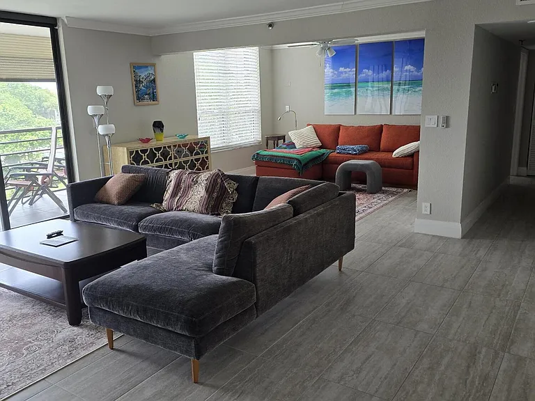 7580 Regency Lake Dr #402 — Photo 9