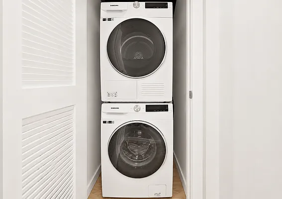 Laundry, photo 1