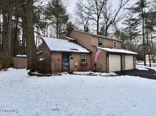 91 Snowberry Rd, Malta, NY 12020