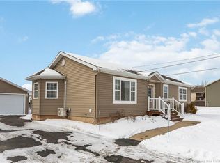 16 Crowbush Cres, Moncton, NB E1G 0G8