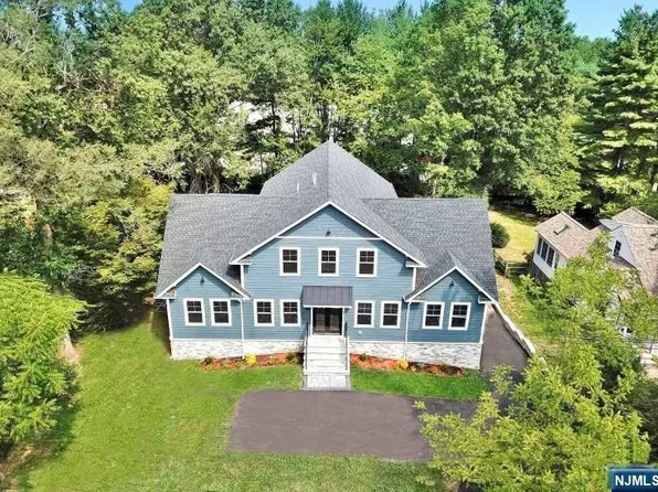 64 Meyersville Rd, Chatham, NJ 07928