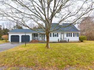 14 Lantern Ln, Falmouth, MA 02540