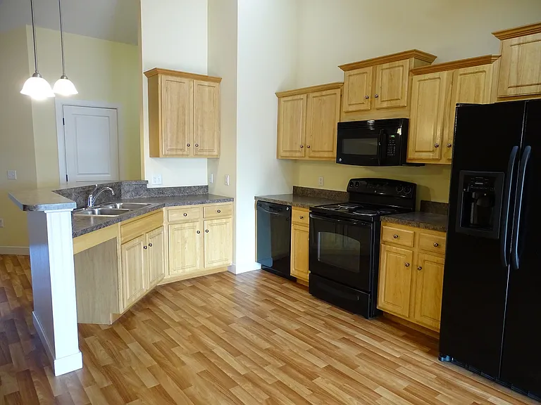 Stonecreek Court — Photo 22