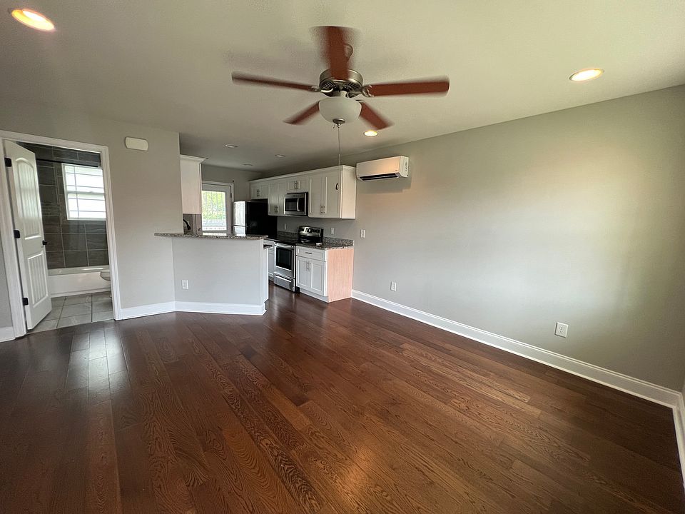 1st image of 908 25th Ave N