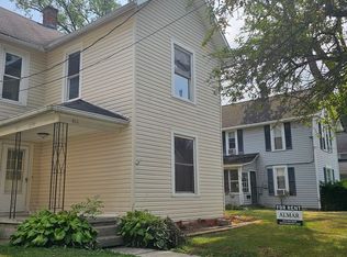 411 S Grove St, Bowling Green, OH 43402