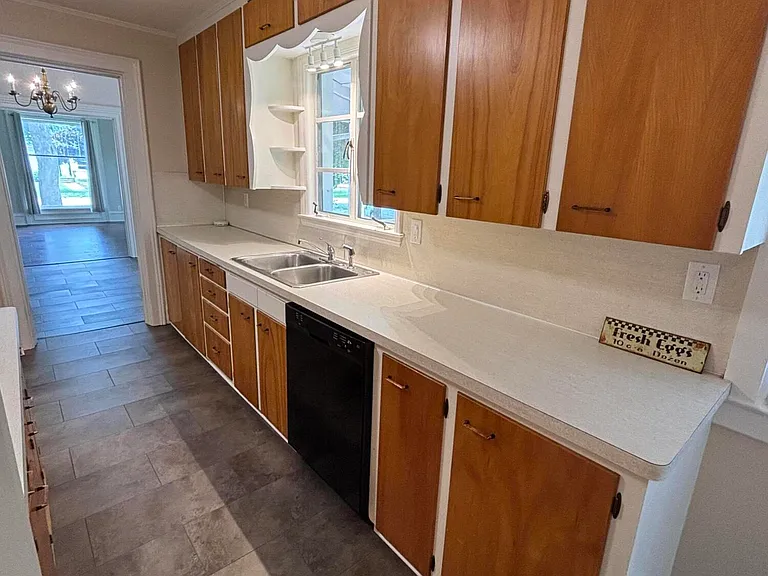 611 N Jackson St #1 — Photo 2