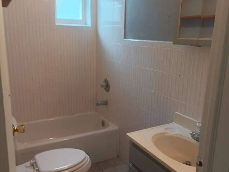 125 Sylvan Ave #1 — Photo 4