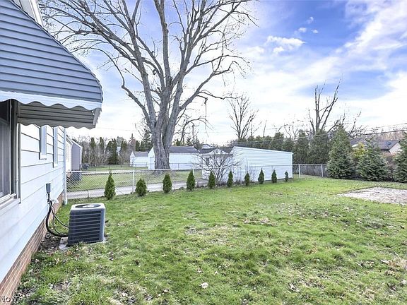 5th image of 5012 S Barton Rd