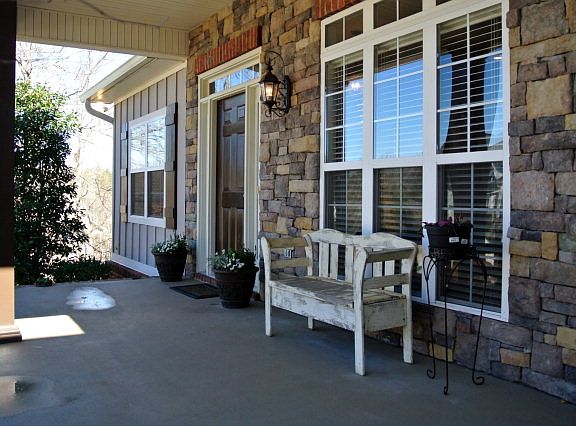 3rd image of 1813 Bluestone Ct
