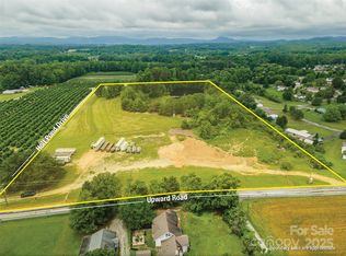 2433 Upward Rd, Flat Rock, NC 28792