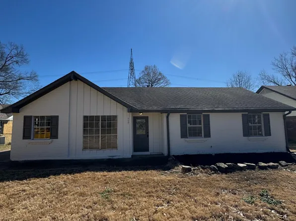 717 Valley Springs Dr, Southaven, MS 38671