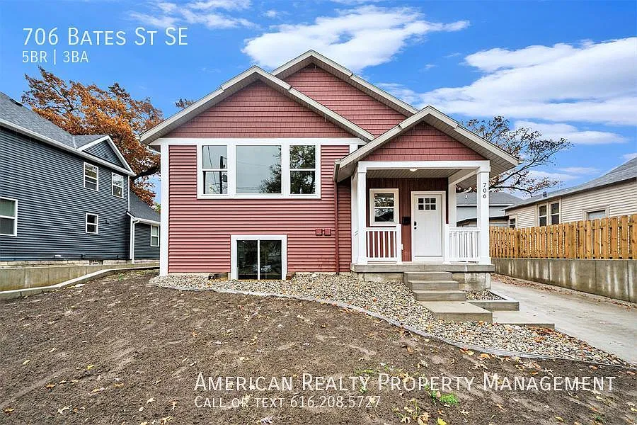 5 bed, 2400 sqft, $3,400 — Photo 1