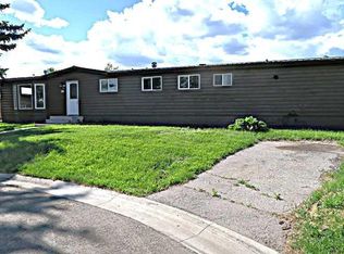28 S Riley St NE, High River, AB T1V1G5
