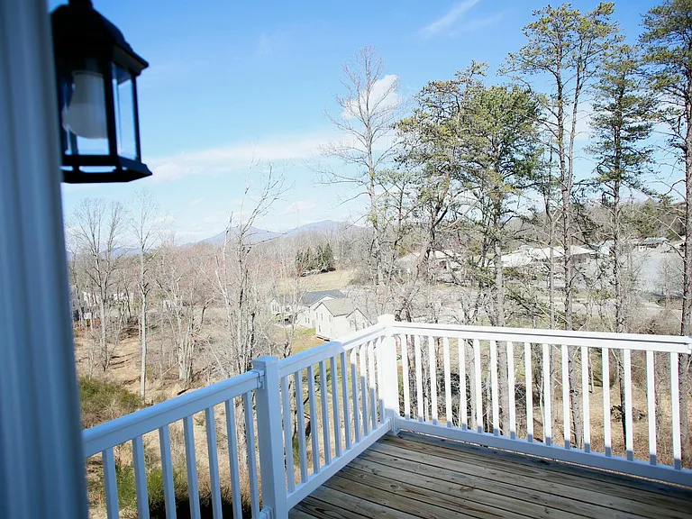 1313 Emerald View Ct — Photo 21