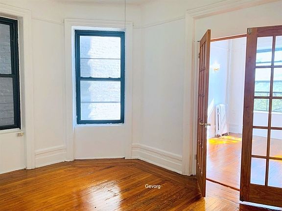 3rd image of 746 Saint Nicholas Ave APT 27